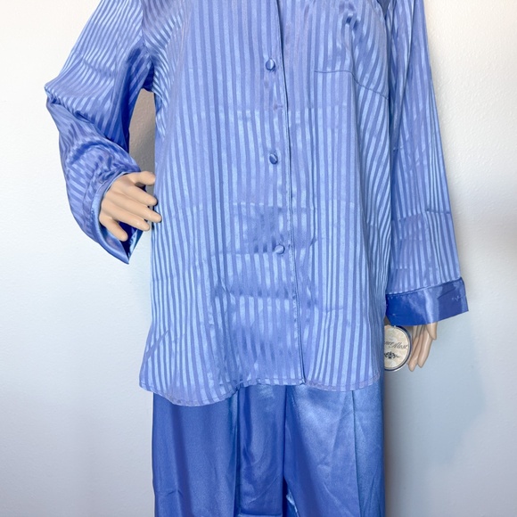 INNER MOST Two Piece Nightwear (Size Medium) - Picture 3 of 15